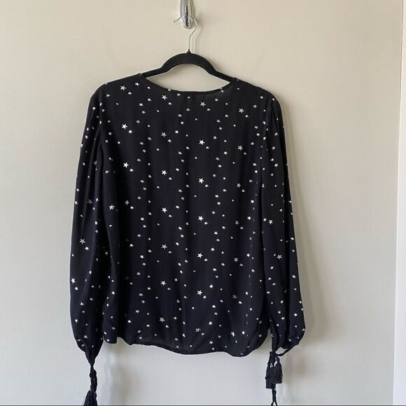 Solitaire-metallic Star Print Loose Blouse - Picture 2 of 10